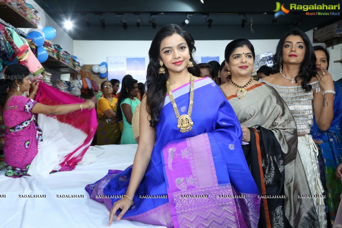 Nitya Shetty Inaugurates Aarna Collections at Sanikpuri