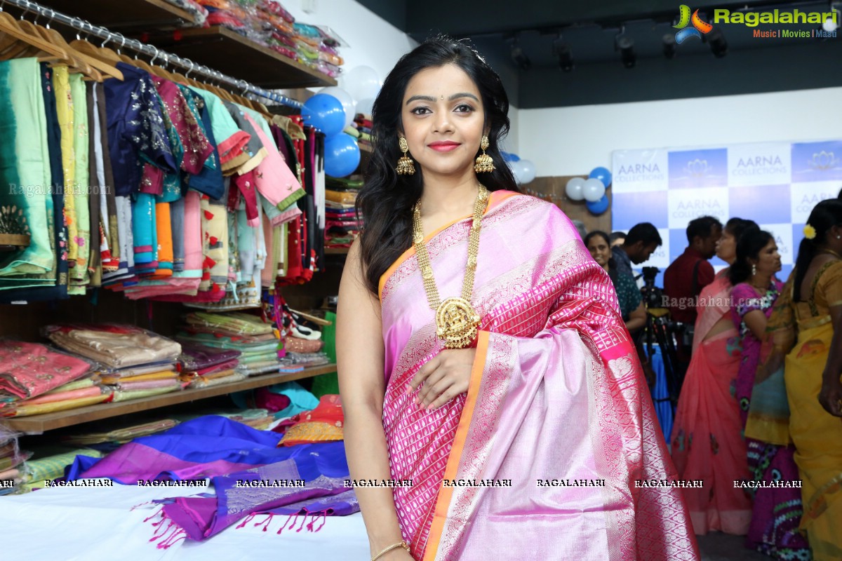 Nitya Shetty Inaugurates Aarna Collections at Sanikpuri