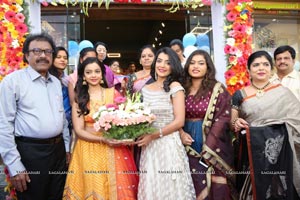 Nitya Shetty Inaugurates Aarna Collections