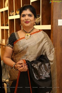 Nitya Shetty Inaugurates Aarna Collections