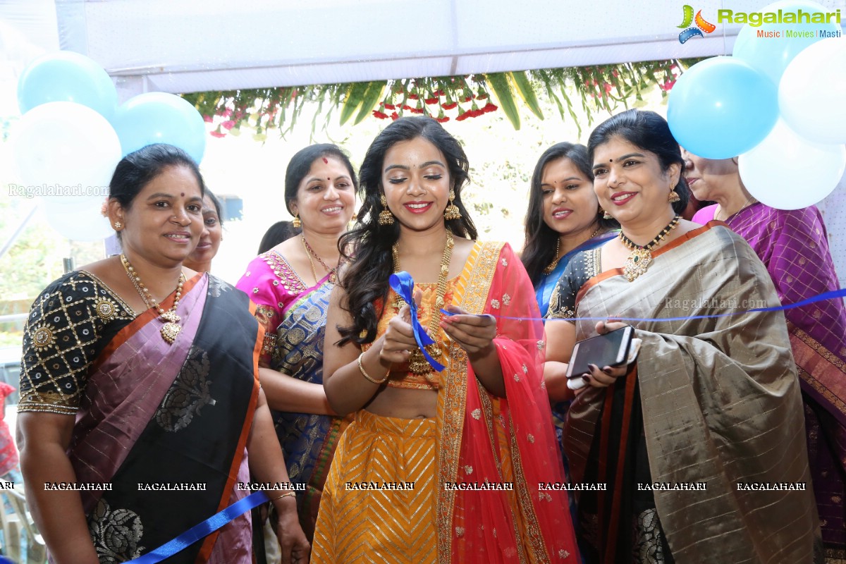 Nitya Shetty Inaugurates Aarna Collections at Sanikpuri