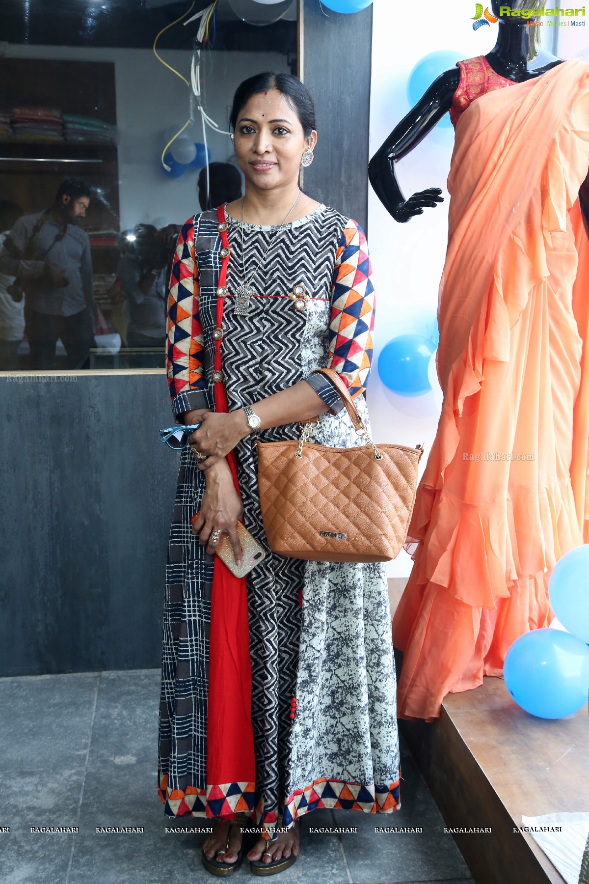 Nitya Shetty Inaugurates Aarna Collections at Sanikpuri