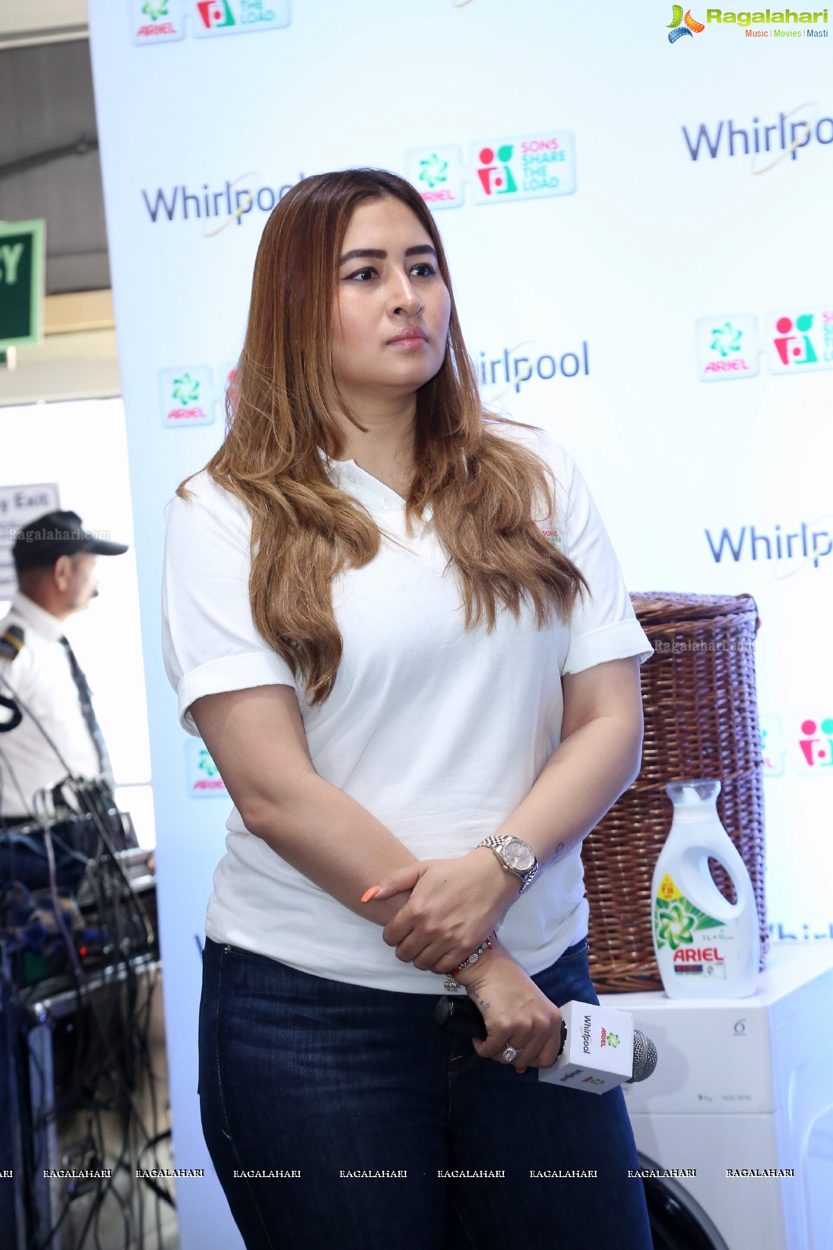 Ariel and Whirlpool Celebrate Perfect Partnership at Metro with Jwala Gutta