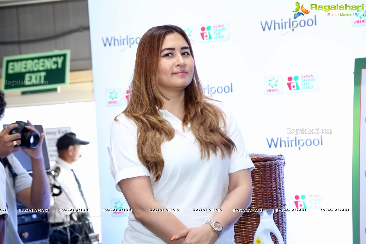 Ariel and Whirlpool Celebrate Perfect Partnership at Metro with Jwala Gutta