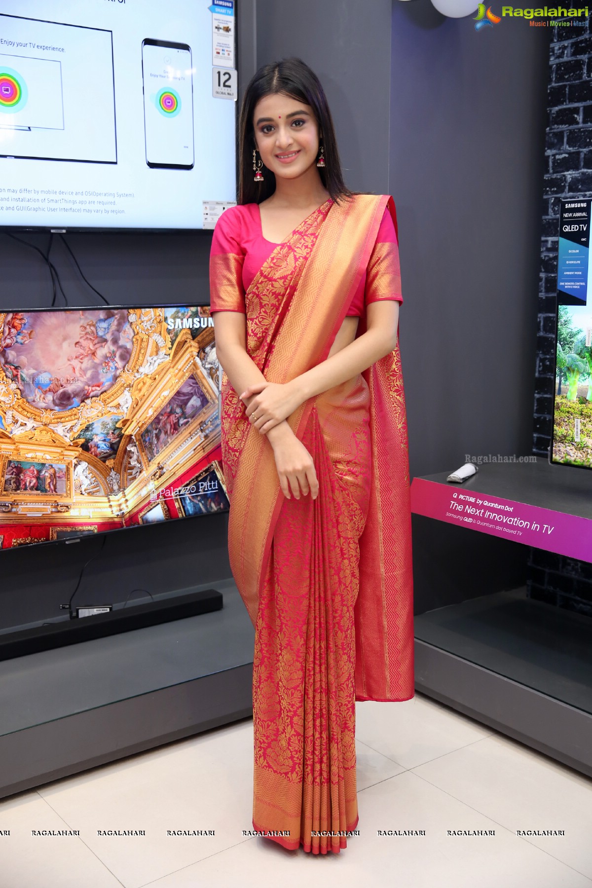 Bajaj Electronics Gold Hungama '1KG Gold Prize' at Forum Sujana Mall