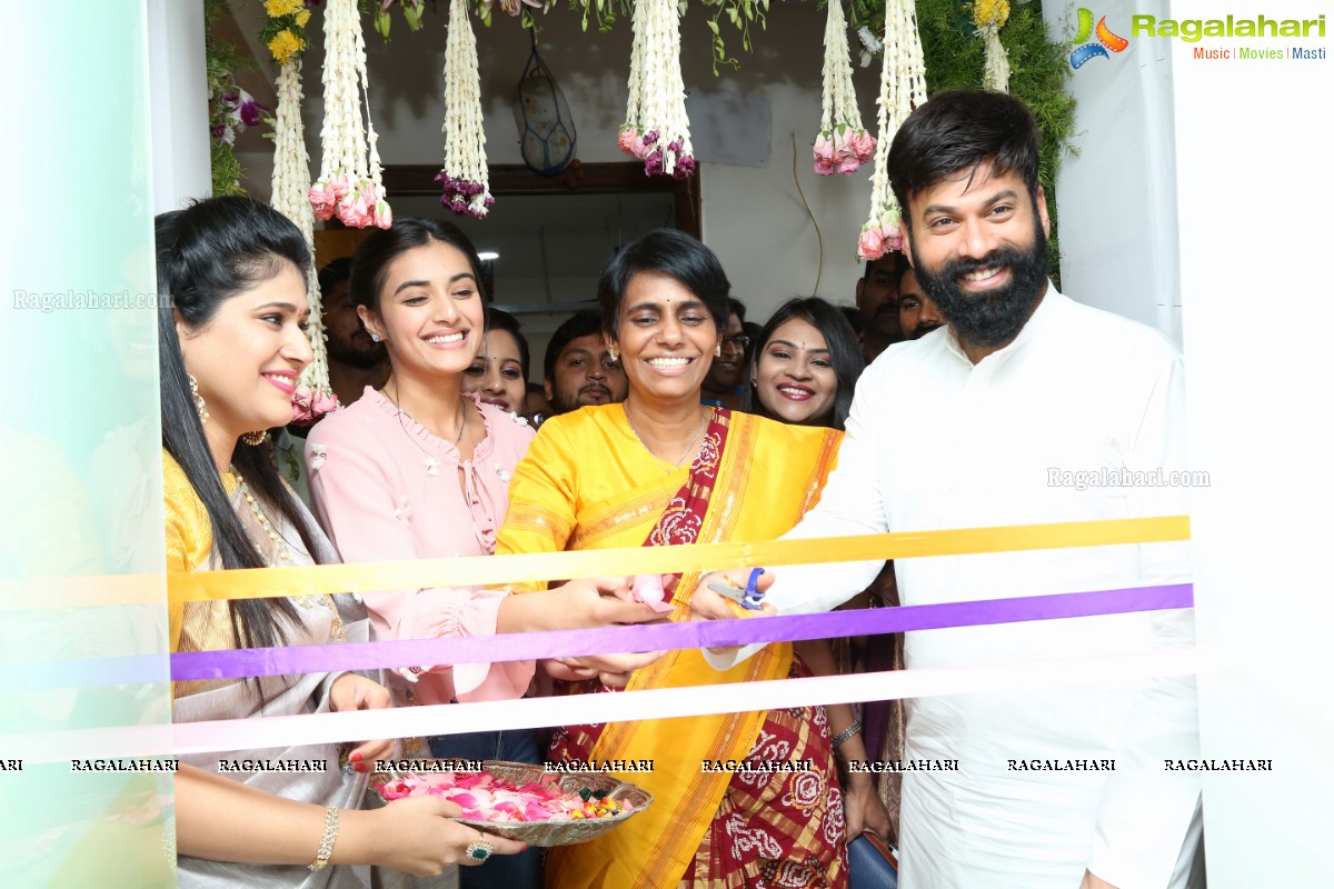 DERMIQ Cosmetic Clinic Launch by Omkar, Divyansha Kaushik & Sunaina at Kondapur