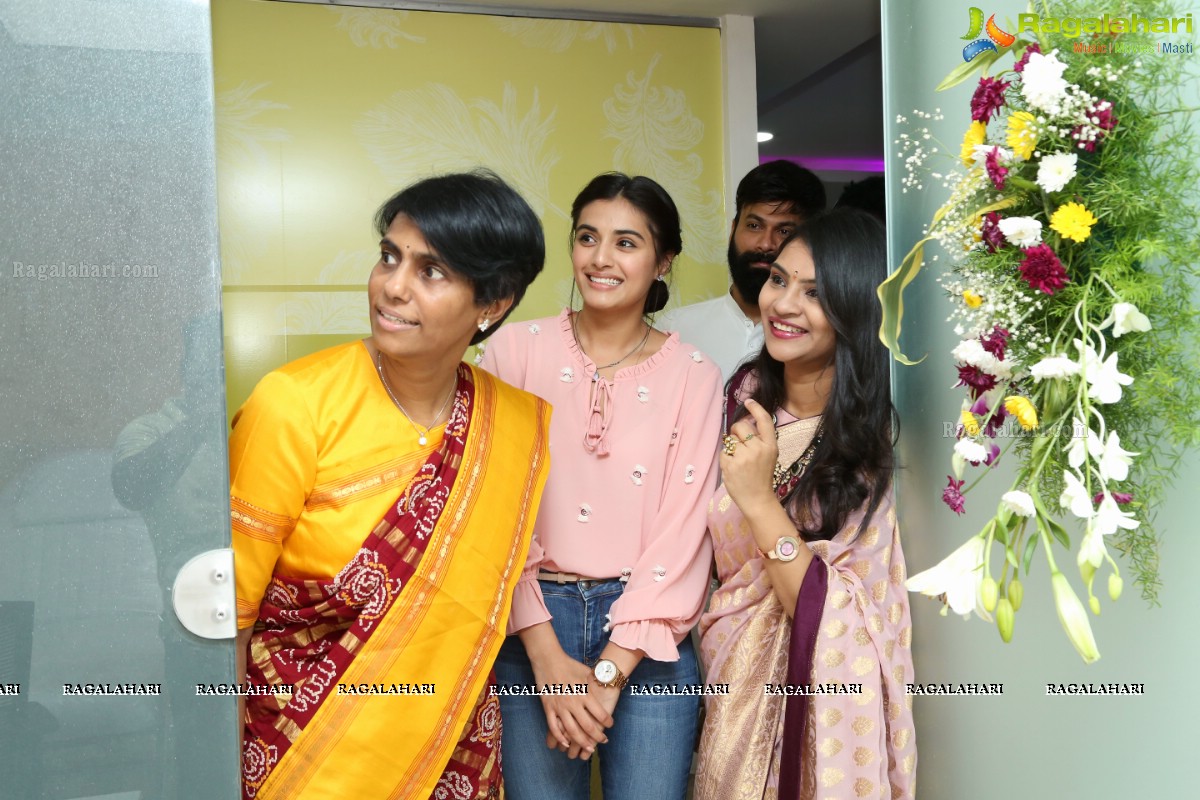 DERMIQ Cosmetic Clinic Launch by Omkar, Divyansha Kaushik & Sunaina at Kondapur