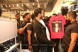 Siddhant Chaturvedi Unveils Forever 21's New Store