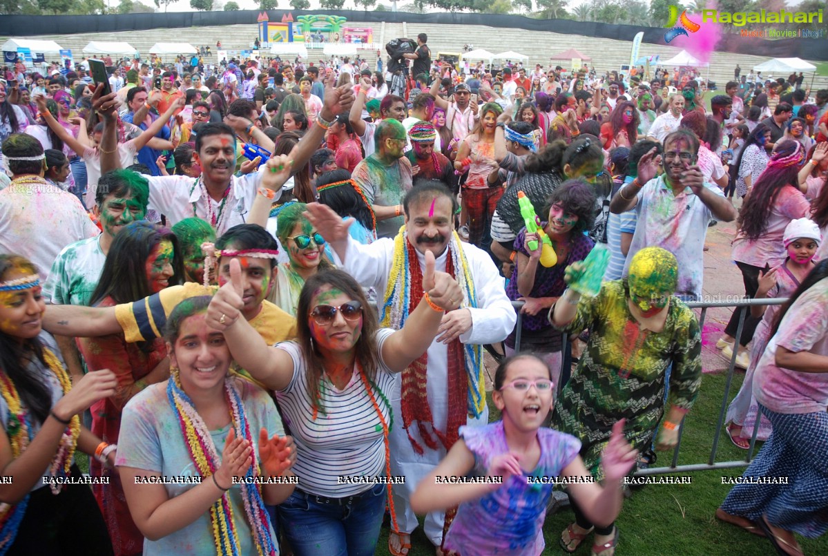 Grand Holi Celebrations 'Holi Hai' By Country Club at Zabeel Park in Dubai