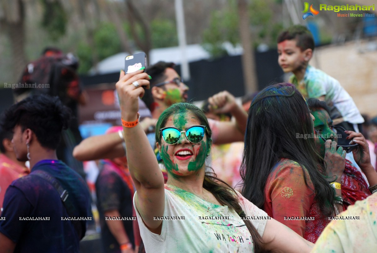 Grand Holi Celebrations 'Holi Hai' By Country Club at Zabeel Park in Dubai