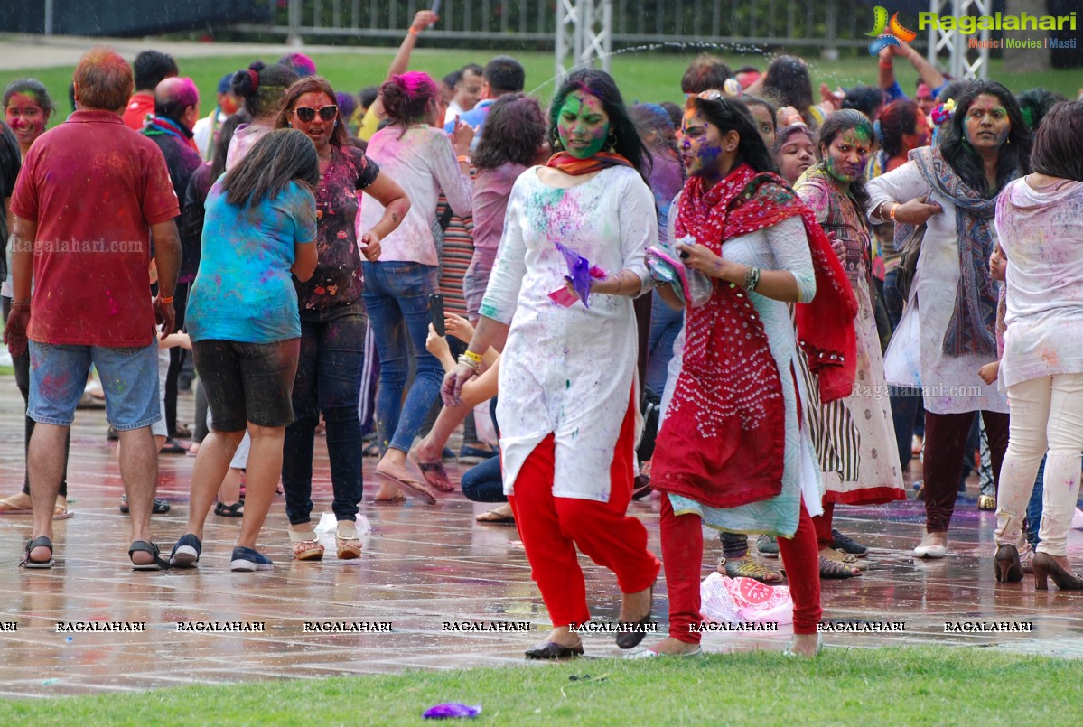 Grand Holi Celebrations 'Holi Hai' By Country Club at Zabeel Park in Dubai