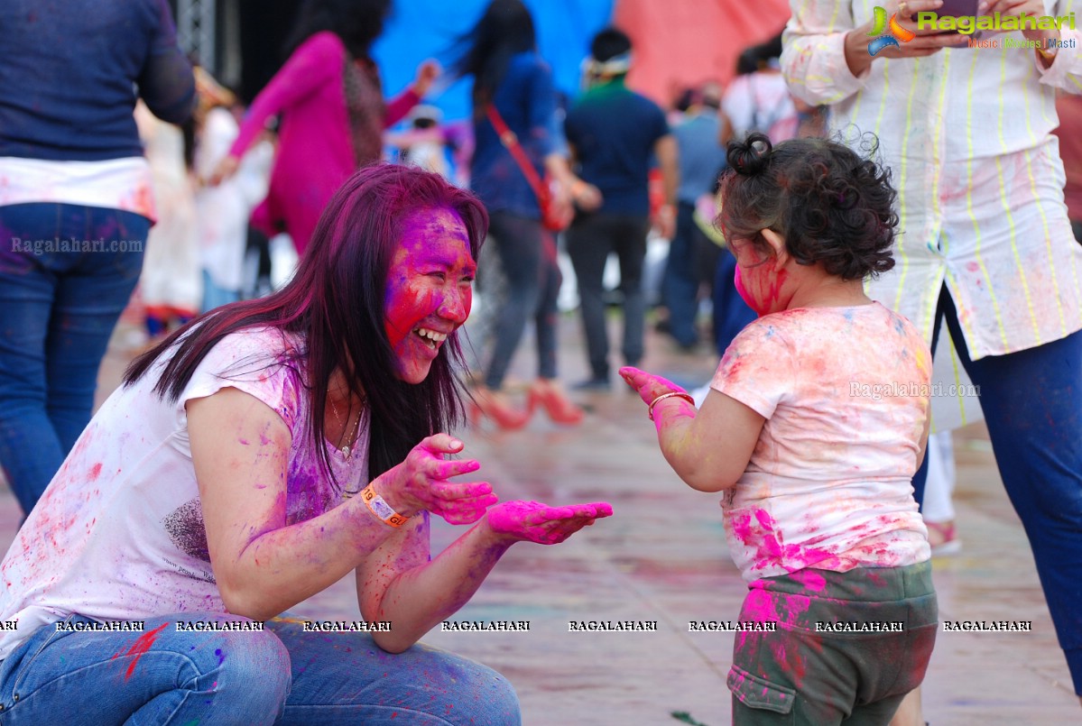 Grand Holi Celebrations 'Holi Hai' By Country Club at Zabeel Park in Dubai