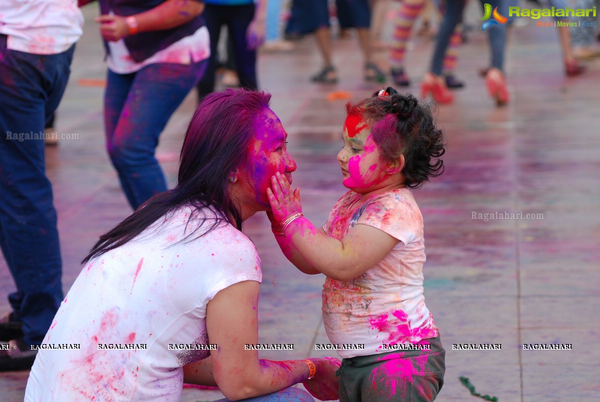 Grand Holi Celebrations 'Holi Hai' By Country Club at Zabeel Park in Dubai