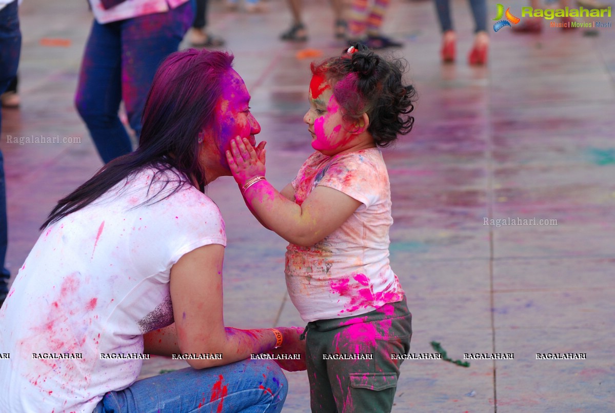 Grand Holi Celebrations 'Holi Hai' By Country Club at Zabeel Park in Dubai