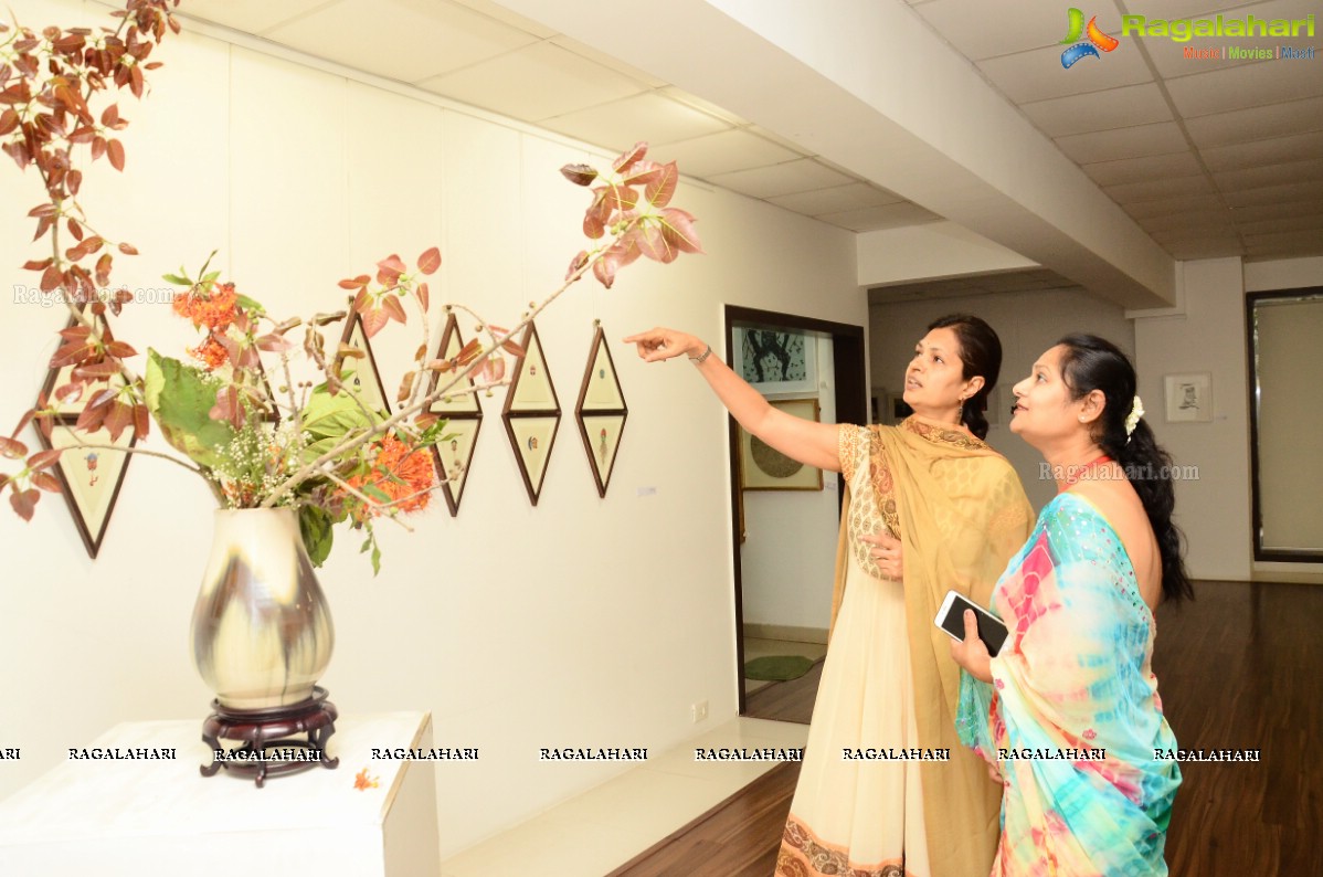 Ikebana Demonstration by Hema Patkar at Dhi Art space