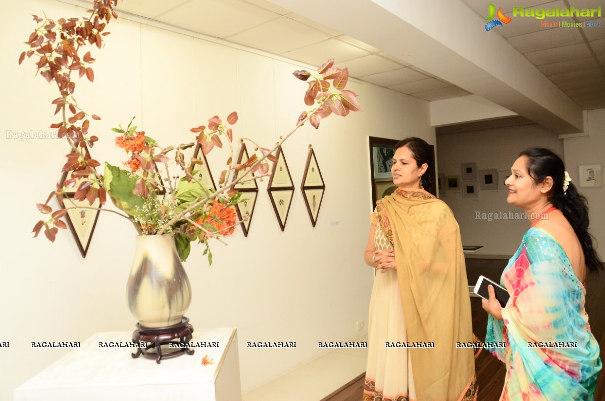 Ikebana Demonstration by Hema Patkar at Dhi Art space