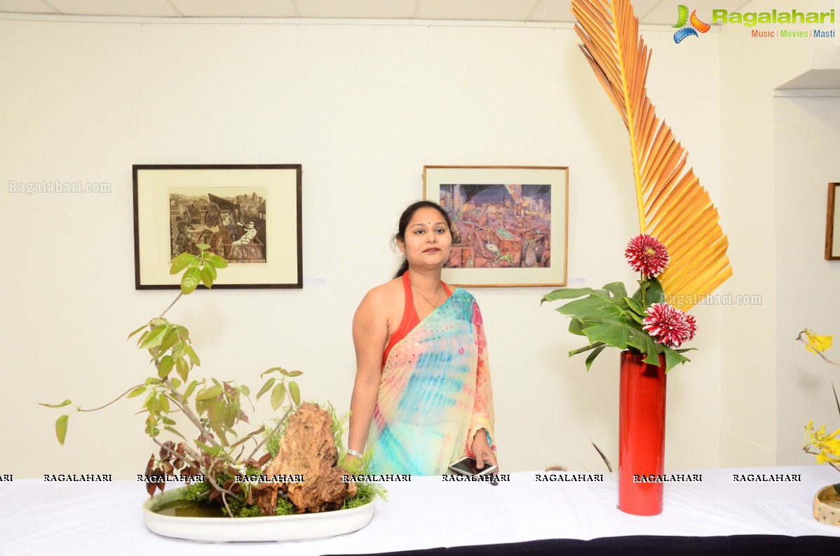 Ikebana Demonstration by Hema Patkar at Dhi Art space