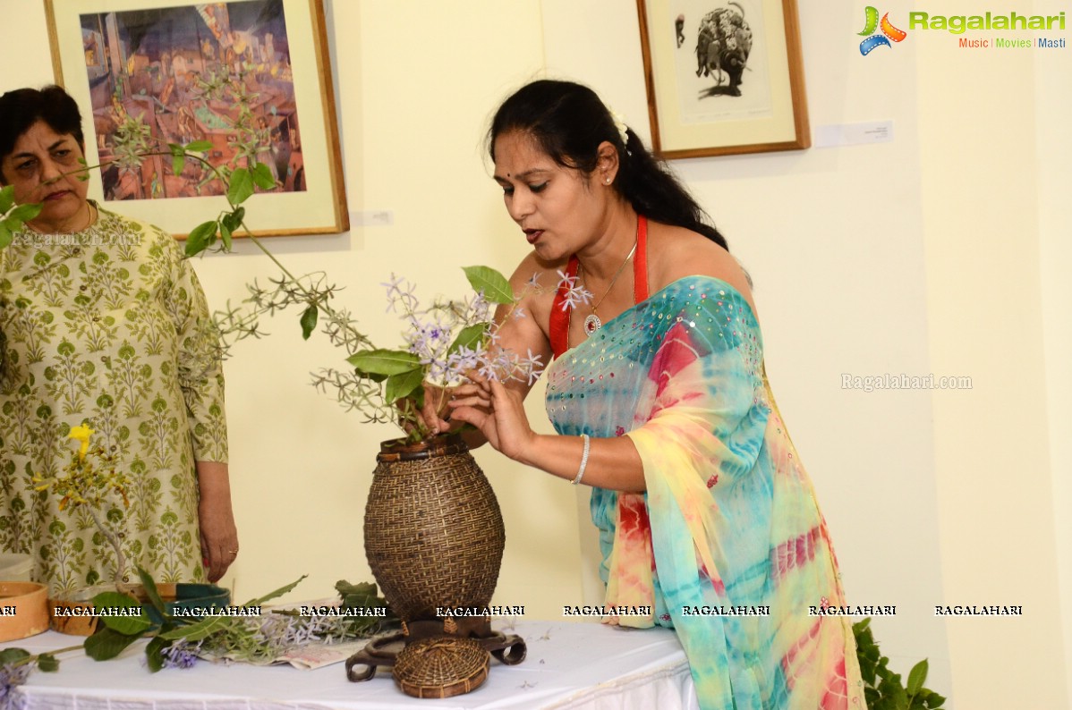 Ikebana Demonstration by Hema Patkar at Dhi Art space