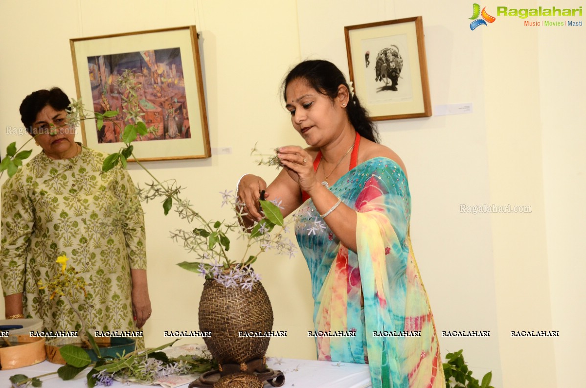 Ikebana Demonstration by Hema Patkar at Dhi Art space