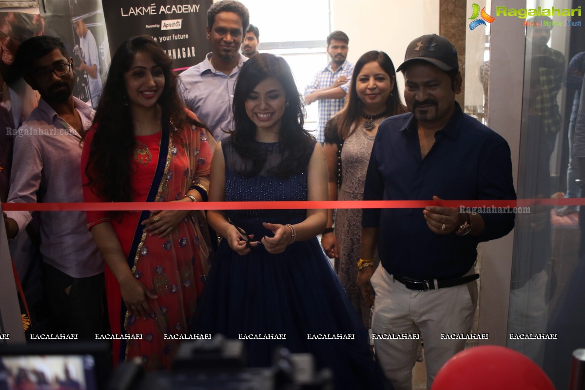 Maya Nelluri Launches Lakme Academy Powered by Aptech New Center