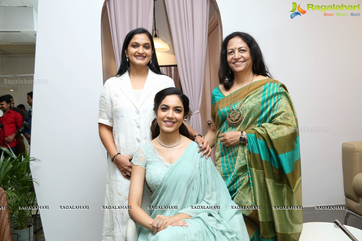 Ritu Varma Inaugurates Lincy's Nail Bar Salon at Jubilee Hills 