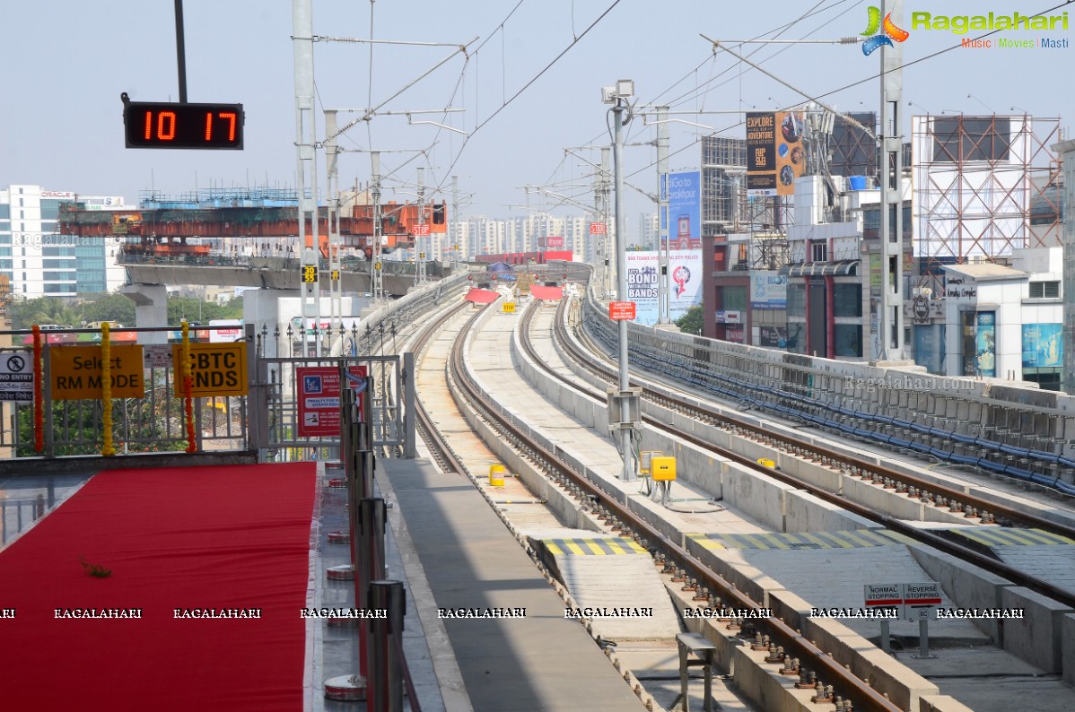 Governor E.S.L. Narasimhan Flags Off Ameerpet to Hi-Tec City Metro Rail Stretch