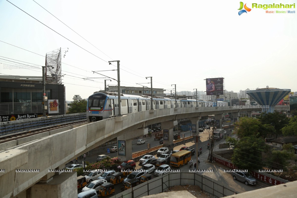 Governor E.S.L. Narasimhan Flags Off Ameerpet to Hi-Tec City Metro Rail Stretch