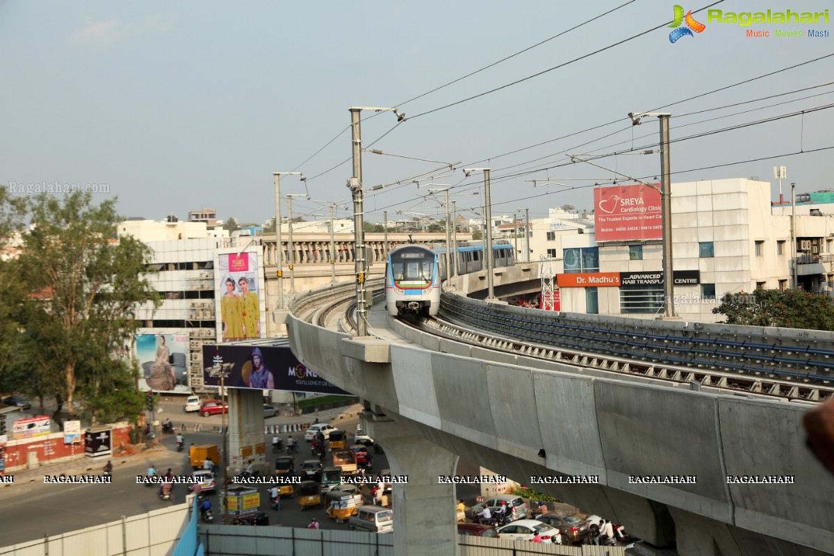 Governor E.S.L. Narasimhan Flags Off Ameerpet to Hi-Tec City Metro Rail Stretch