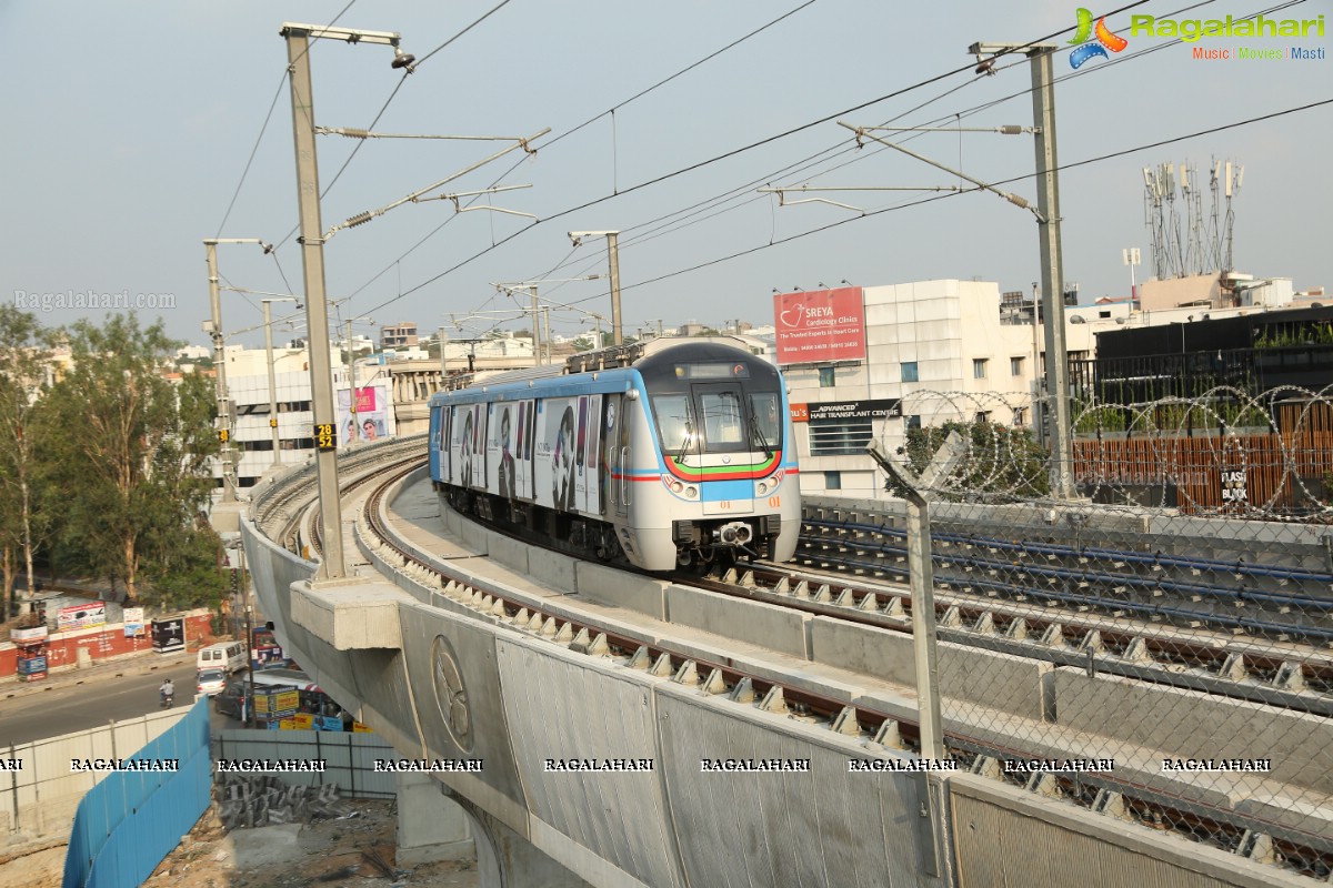 Governor E.S.L. Narasimhan Flags Off Ameerpet to Hi-Tec City Metro Rail Stretch