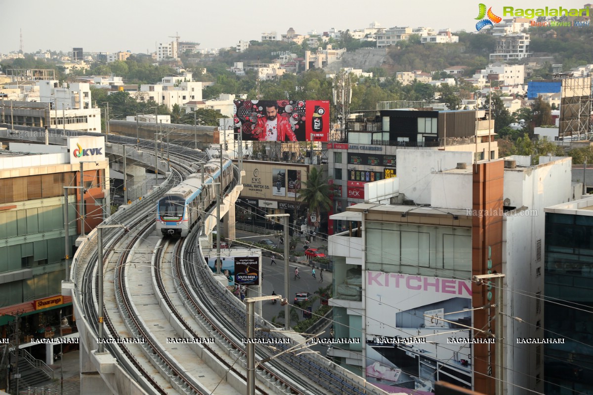 Governor E.S.L. Narasimhan Flags Off Ameerpet to Hi-Tec City Metro Rail Stretch