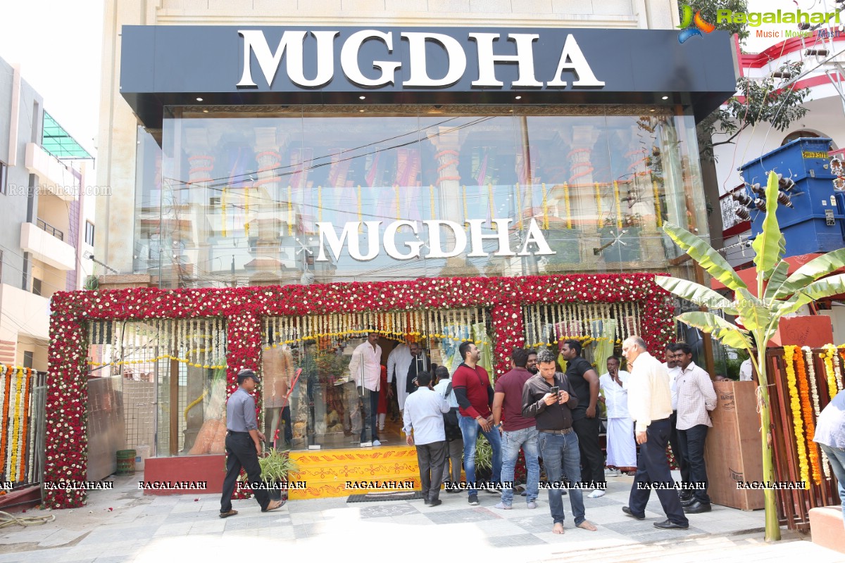 Samantha Unveils Mugdha Flagship Store @ Banjara Hills