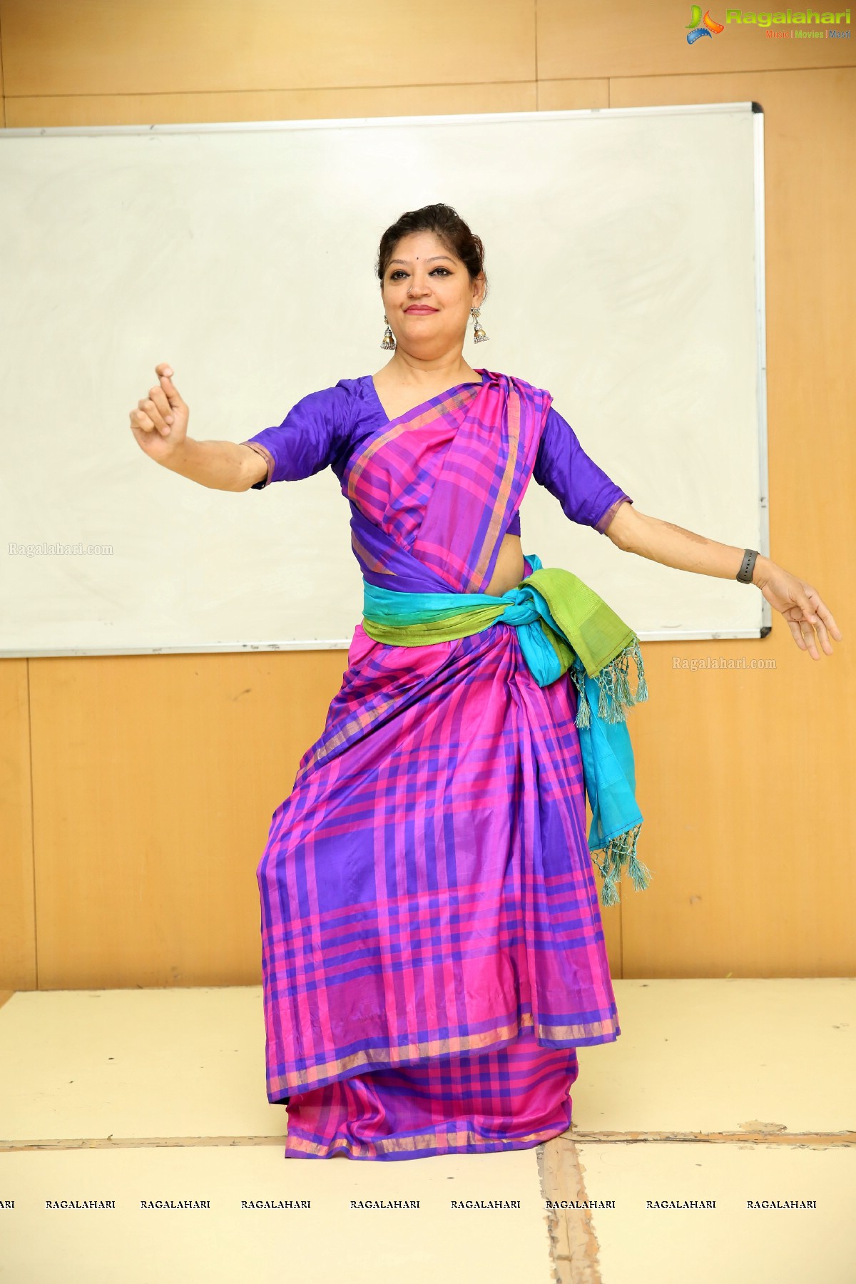 Ms Sunila Gollapudi to Present Andhra Natyam on 16th March, at Phoenix Arena