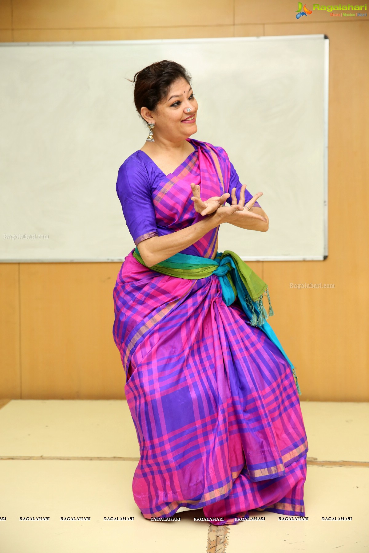 Ms Sunila Gollapudi to Present Andhra Natyam on 16th March, at Phoenix Arena