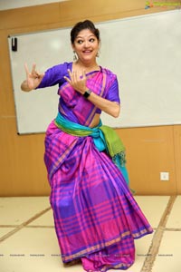 Ms Sunila Gollapudi to Present Andhra Natyam & Golla Kalapam