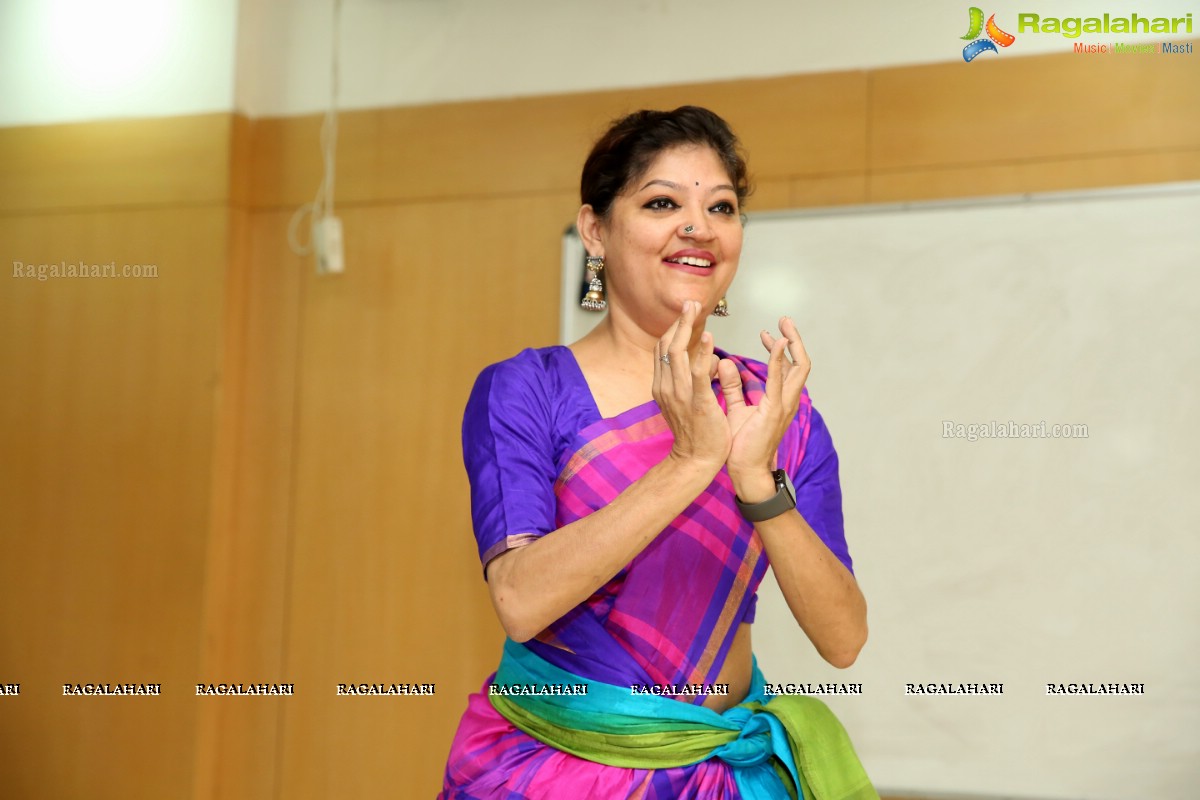 Ms Sunila Gollapudi to Present Andhra Natyam on 16th March, at Phoenix Arena