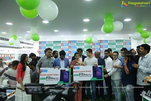 Samantha Unveils Oppo F11 Pro at Big C Mobiles 