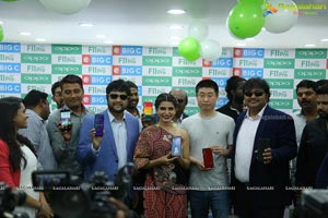 Samantha Unveils Oppo F11 Pro at Big C Mobiles 