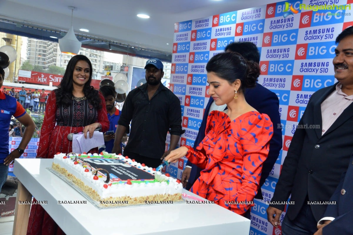 Samantha Launches Samsung S10e Mobile At Big C