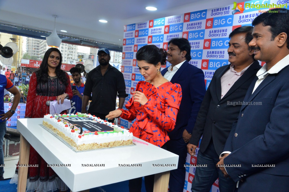 Samantha Launches Samsung S10e Mobile At Big C