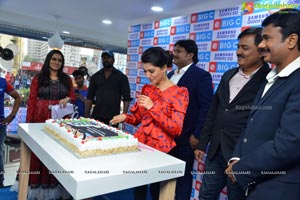 Samantha Launches Samsung S10e Mobile At Big C