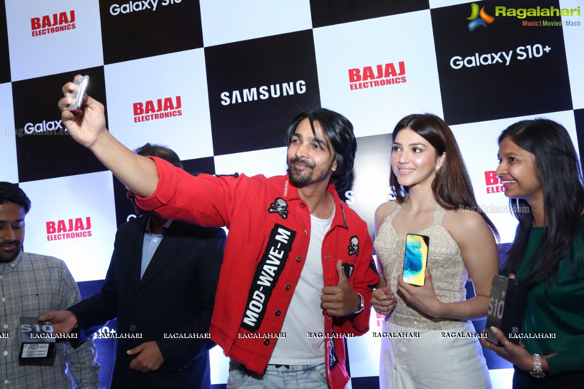 Mehrene & Harshavardhan Launch Samsung Galaxy S10, S10e & S10+ at Bajaj Electronics, Forum Sujana MALL