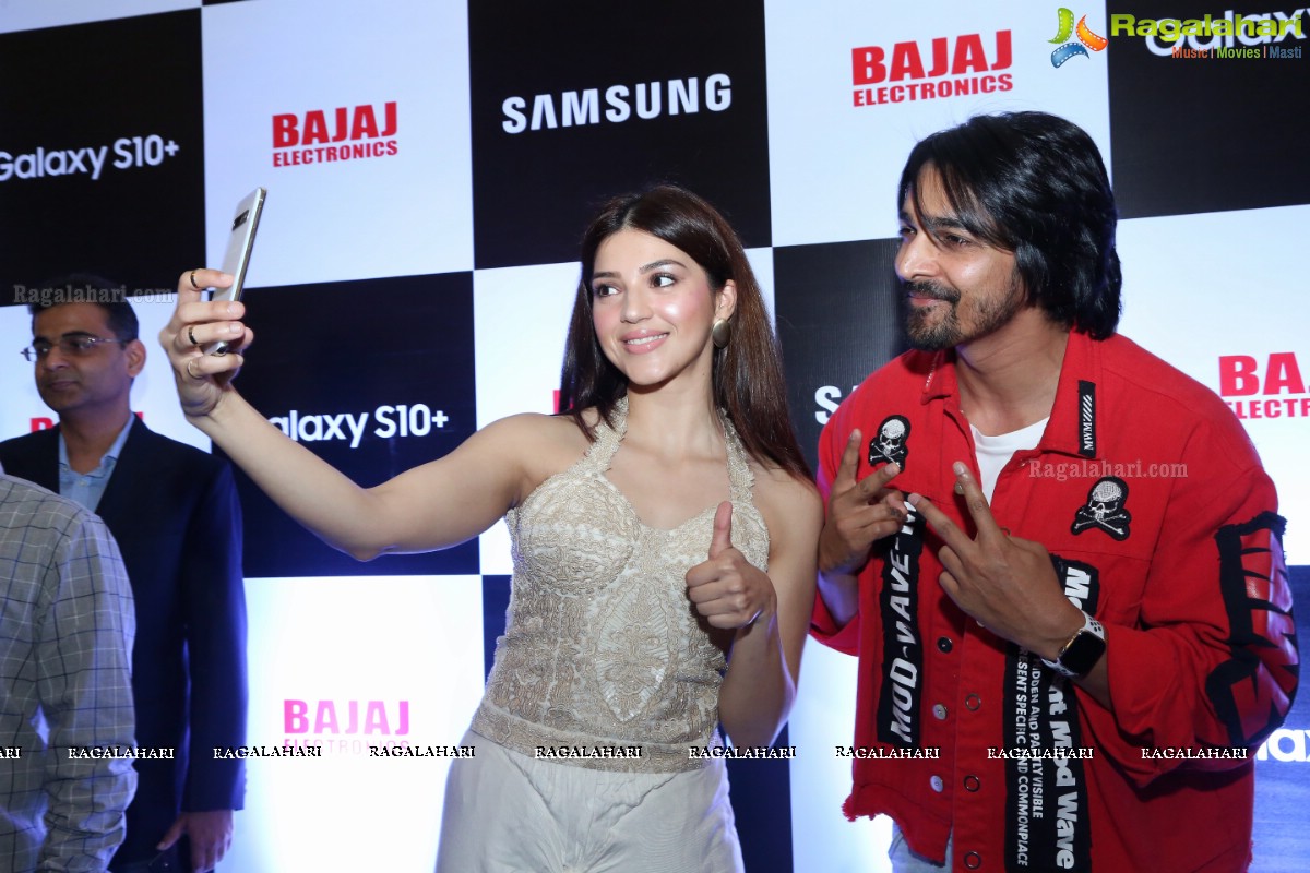 Mehrene & Harshavardhan Launch Samsung Galaxy S10, S10e & S10+ at Bajaj Electronics, Forum Sujana MALL