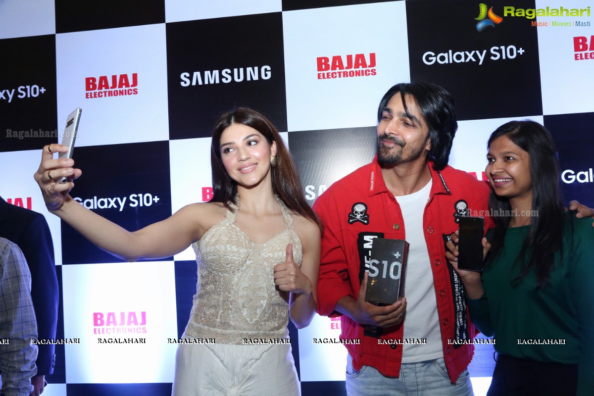 Mehrene & Harshavardhan Launch Samsung Galaxy S10, S10e & S10+ at Bajaj Electronics, Forum Sujana MALL