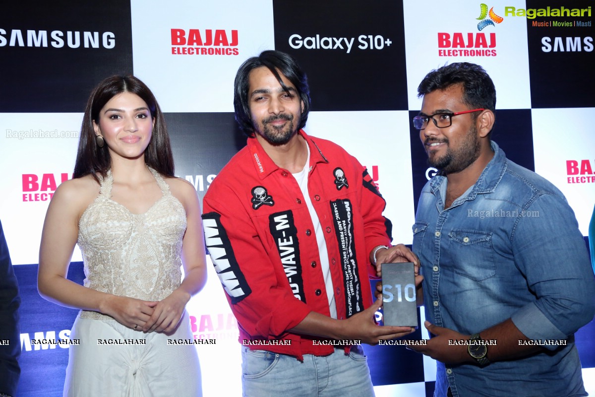 Mehrene & Harshavardhan Launch Samsung Galaxy S10, S10e & S10+ at Bajaj Electronics, Forum Sujana MALL