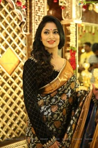 Siddheshwari New Store Launch & Fashion Show