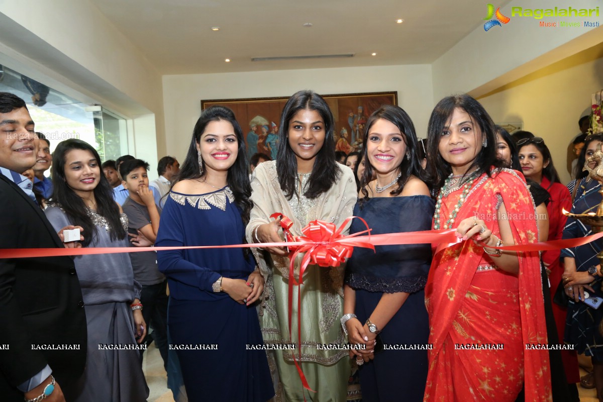 Jayanti Reddy Inaugurates 'Simply, The Red Carpet' Exhibition at Taj Deccan, Hyderabad