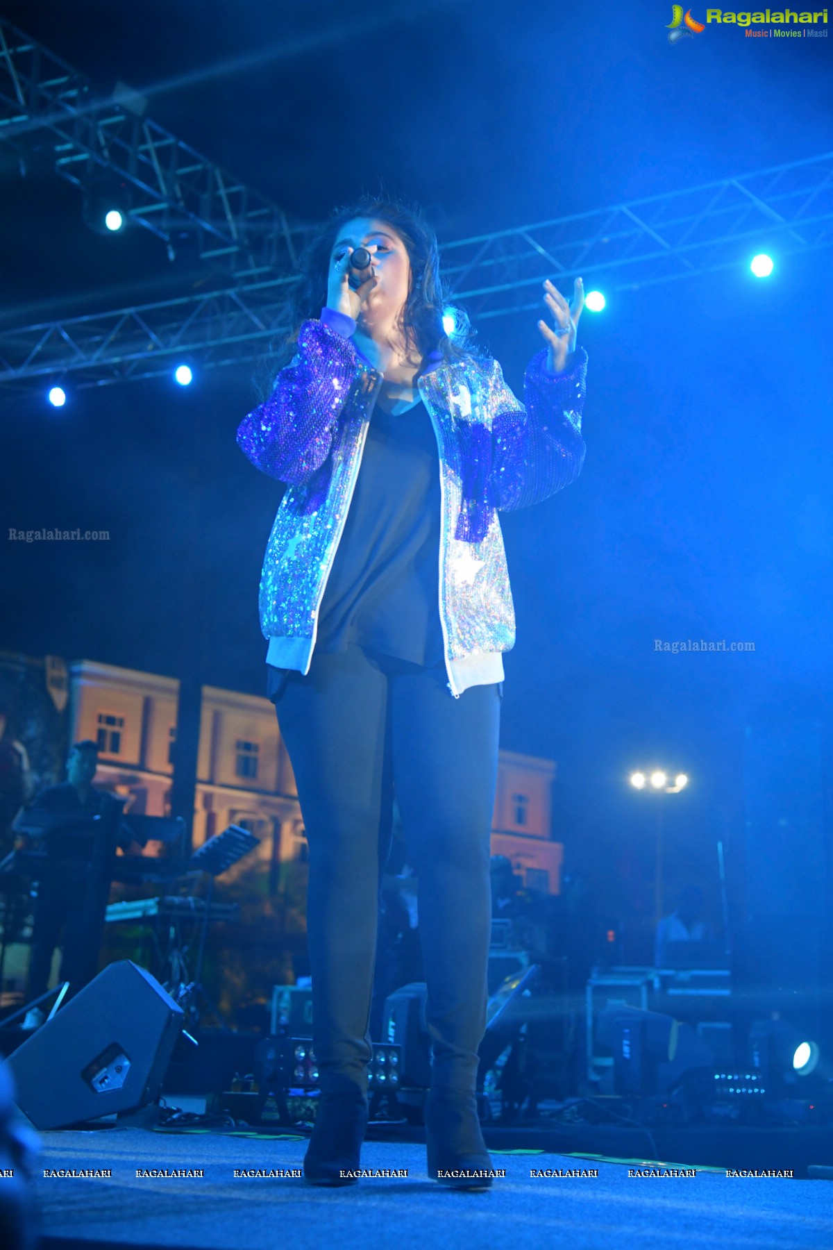 Sunidhi Chauhan Concert @ TKR College Fest - Shiznay 2019