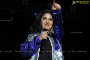 Sunidhi Chauhan Concert @ TKR College Of Engineering 