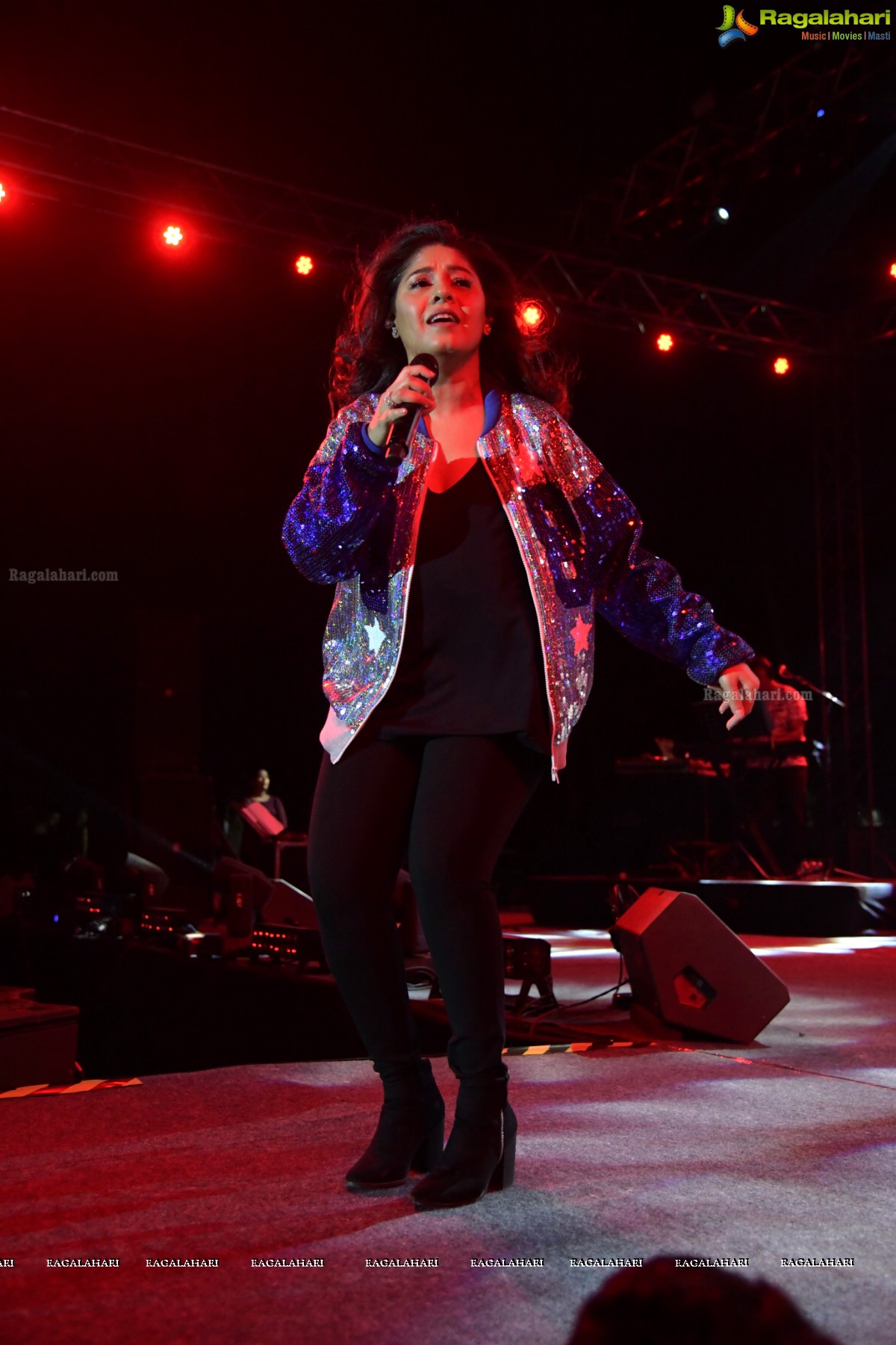 Sunidhi Chauhan Concert @ TKR College Fest - Shiznay 2019