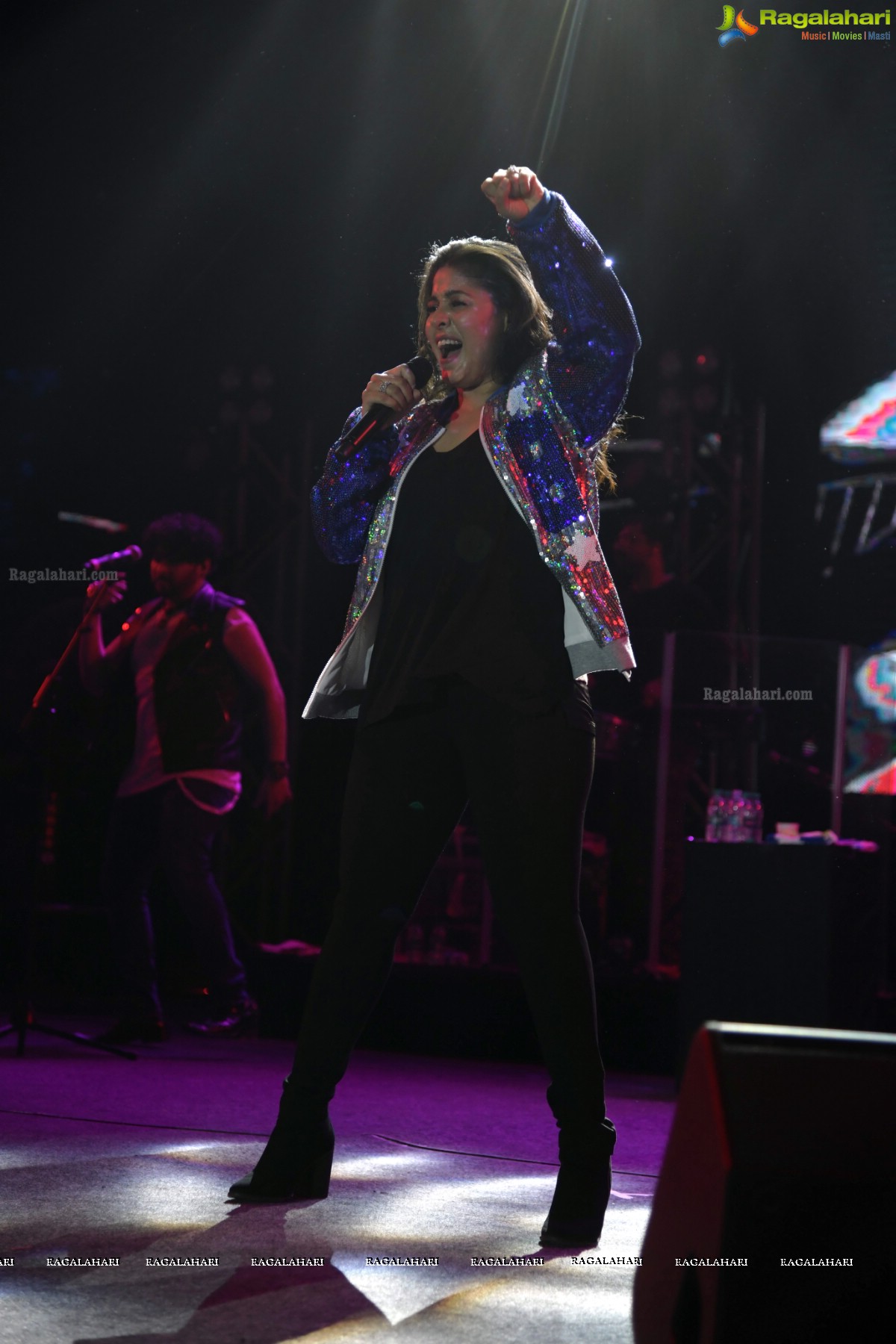 Sunidhi Chauhan Concert @ TKR College Fest - Shiznay 2019